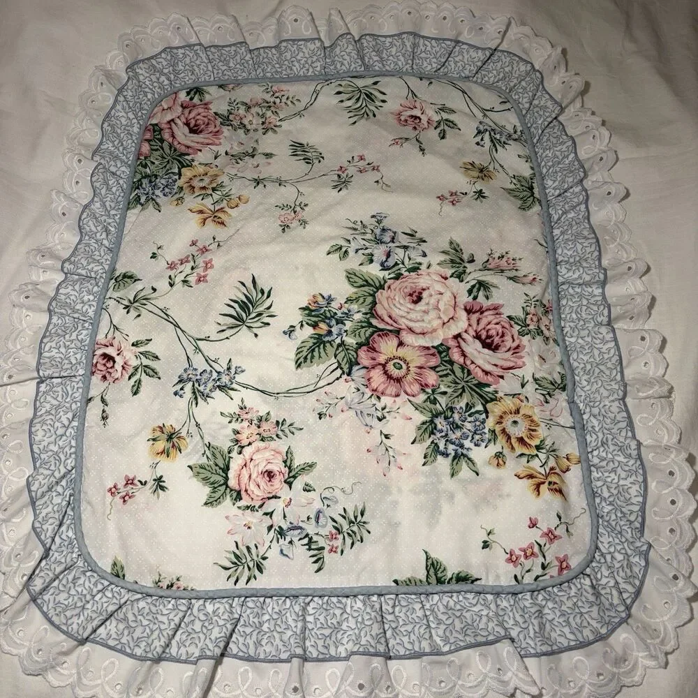 Vintage JC Penney Floral Ruffled Eyelet Scroll Standard Pillow Sham Set 2